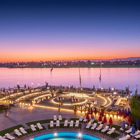 Sonesta St. George Hotel - Convention Center Luxor Esterno foto The Nile at sunset