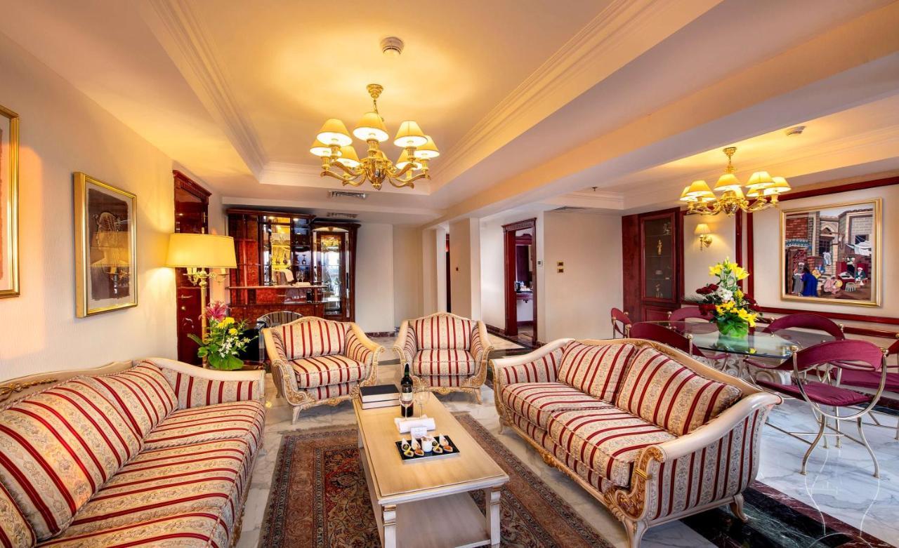 Sonesta St. George Hotel - Convention Center Luxor Esterno foto A suite at the Grand Hotel