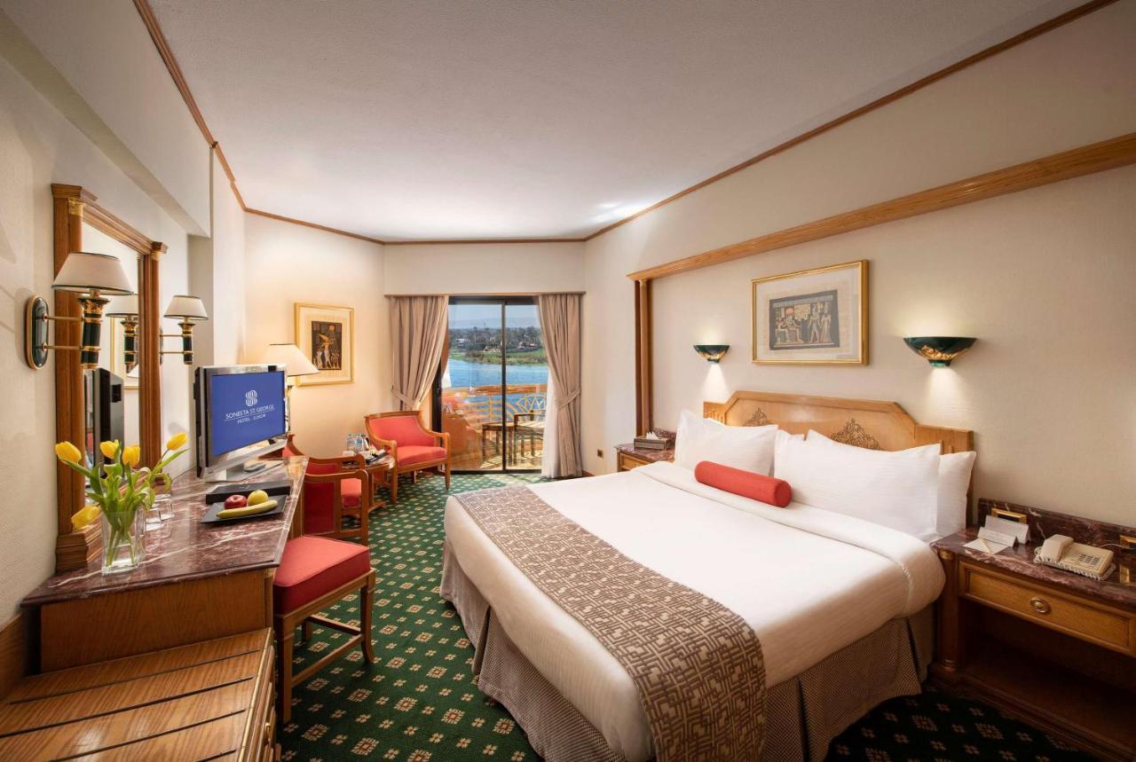 Sonesta St. George Hotel - Convention Center Luxor Esterno foto A room at the hotel