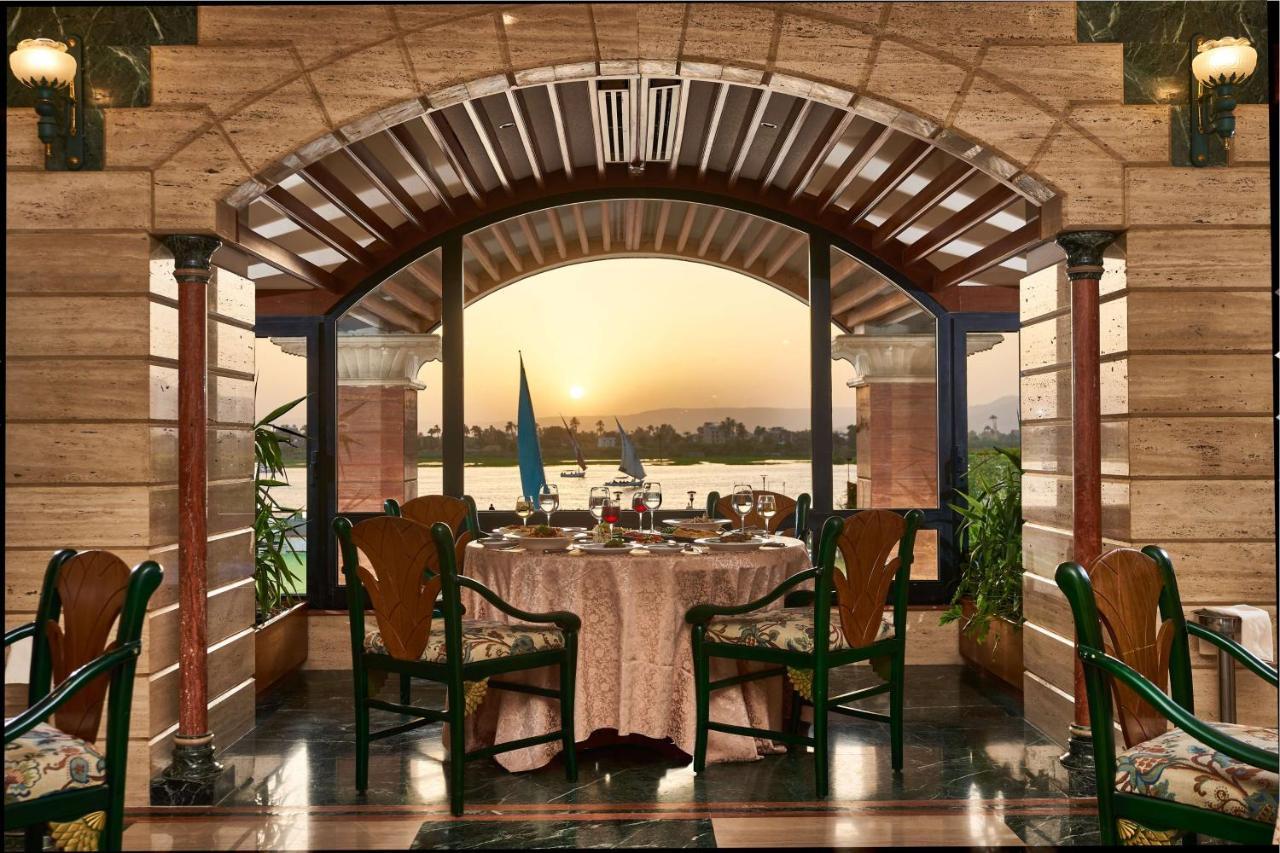 Sonesta St. George Hotel - Convention Center Luxor Esterno foto The Nile View Restaurant