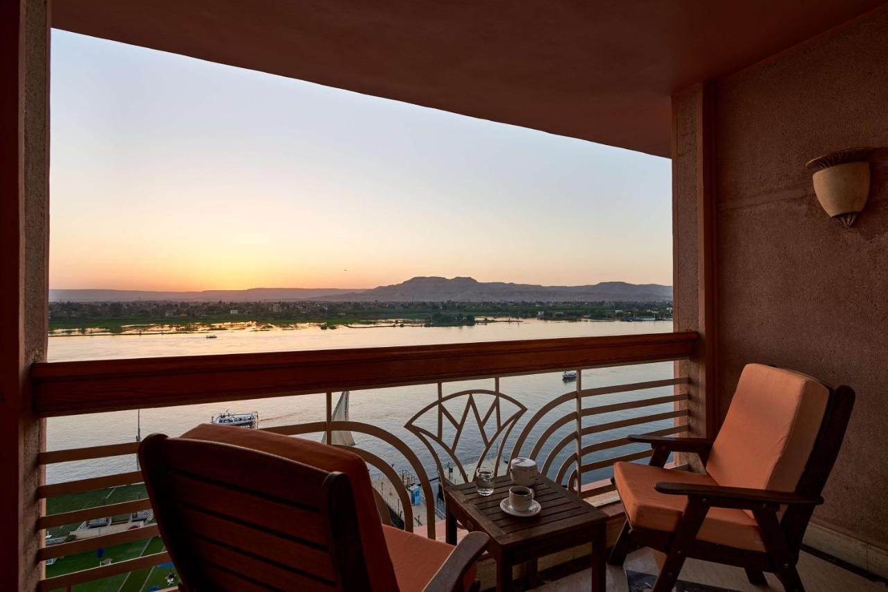 Sonesta St. George Hotel - Convention Center Luxor Esterno foto View of the Nile from the Four Seasons Hotel