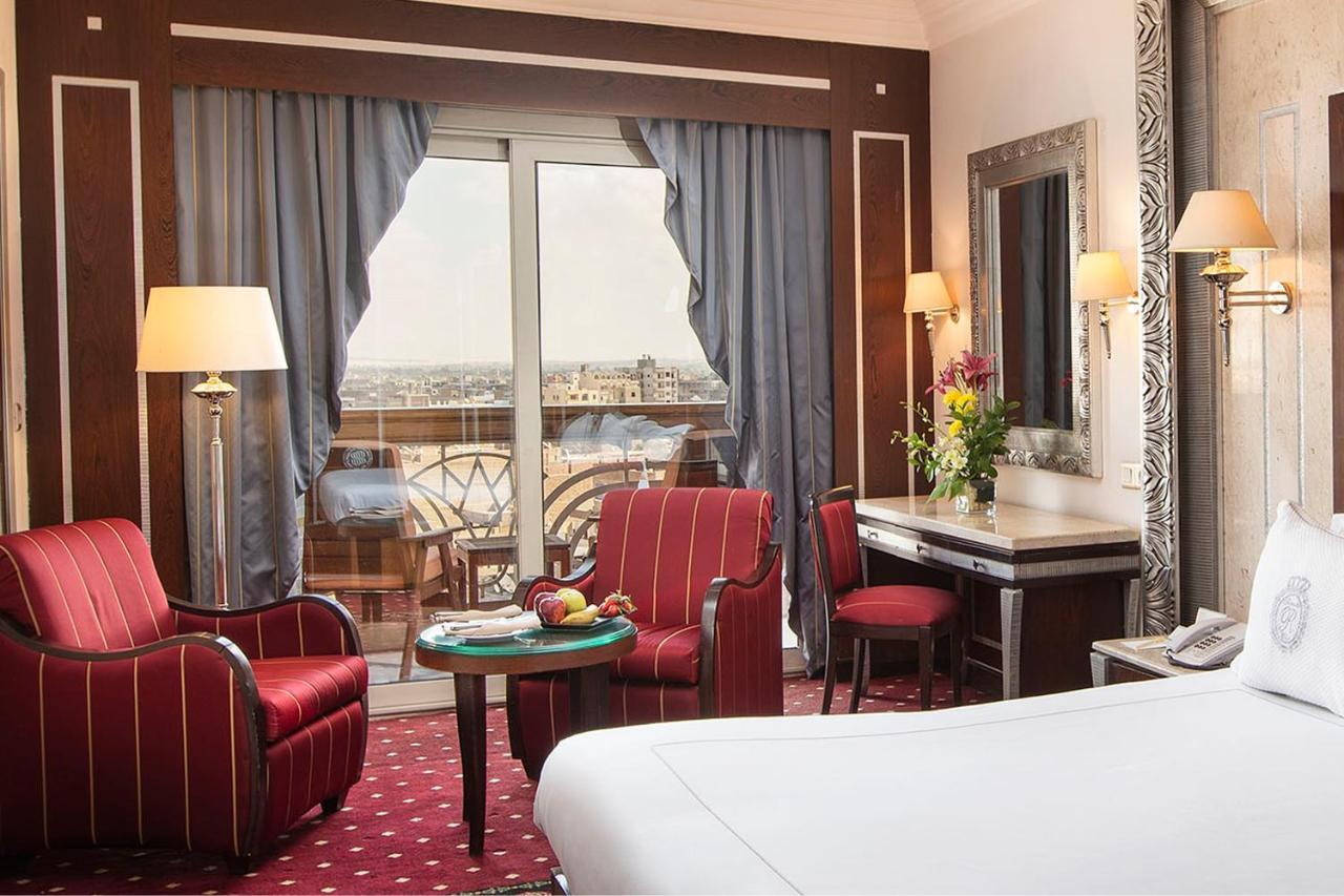 Sonesta St. George Hotel - Convention Center Luxor Esterno foto A room at the hotel