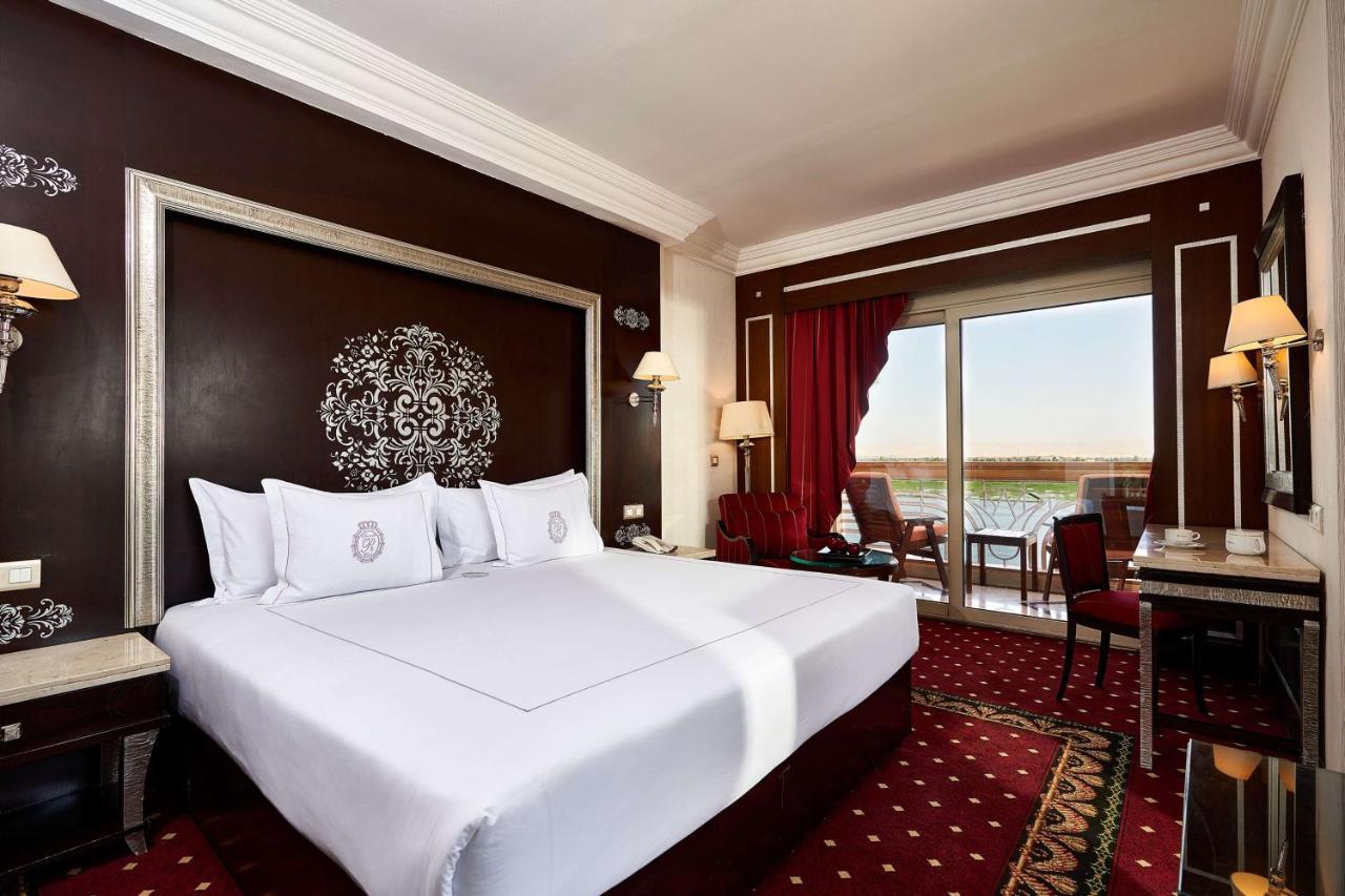 Sonesta St. George Hotel - Convention Center Luxor Esterno foto Deluxe room