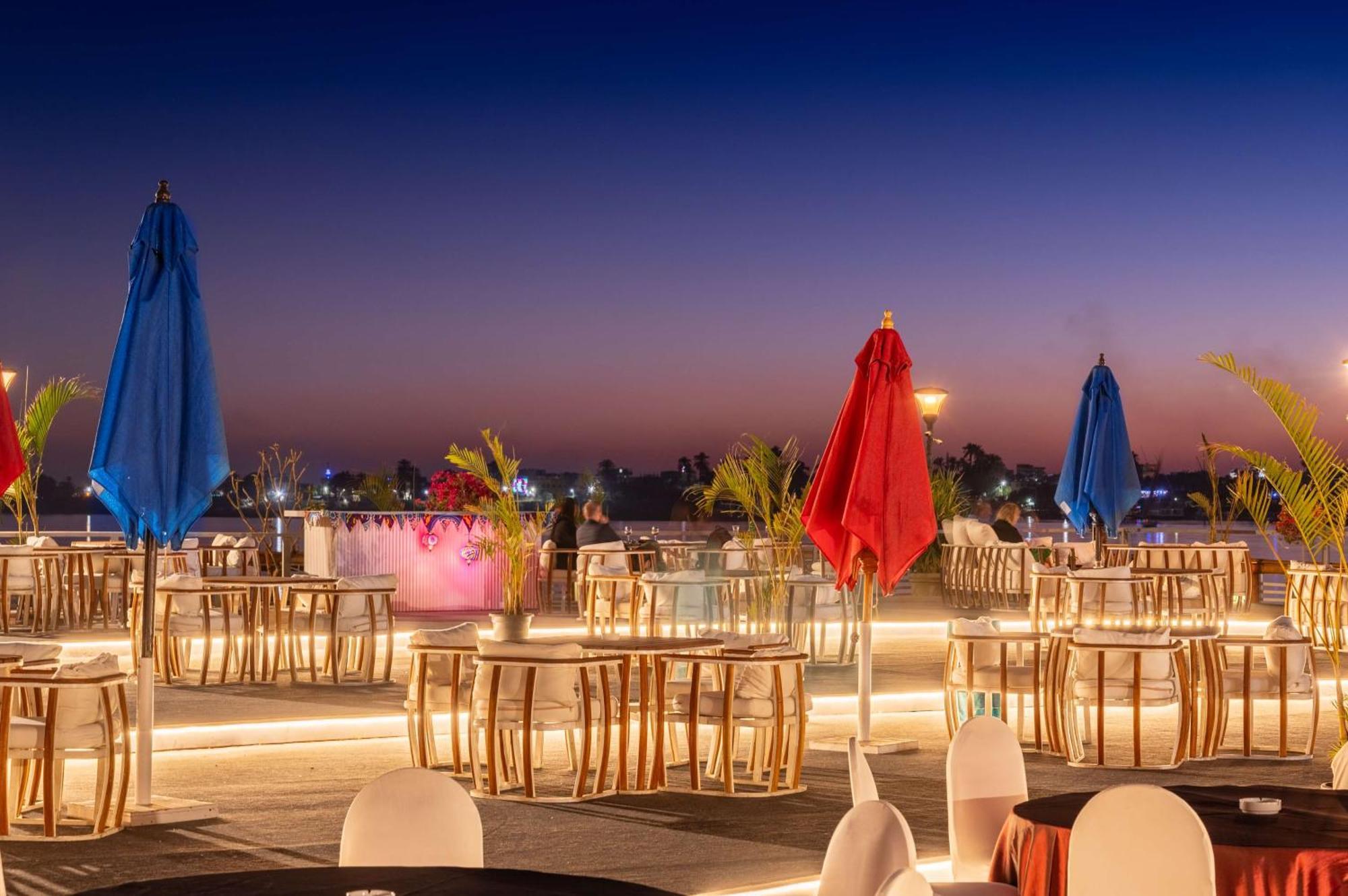 Sonesta St. George Hotel - Convention Center Luxor Esterno foto The Terrace at the Taj Mahal Palace