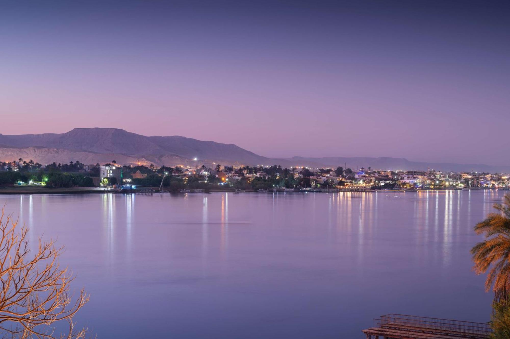 Sonesta St. George Hotel - Convention Center Luxor Esterno foto View of the city