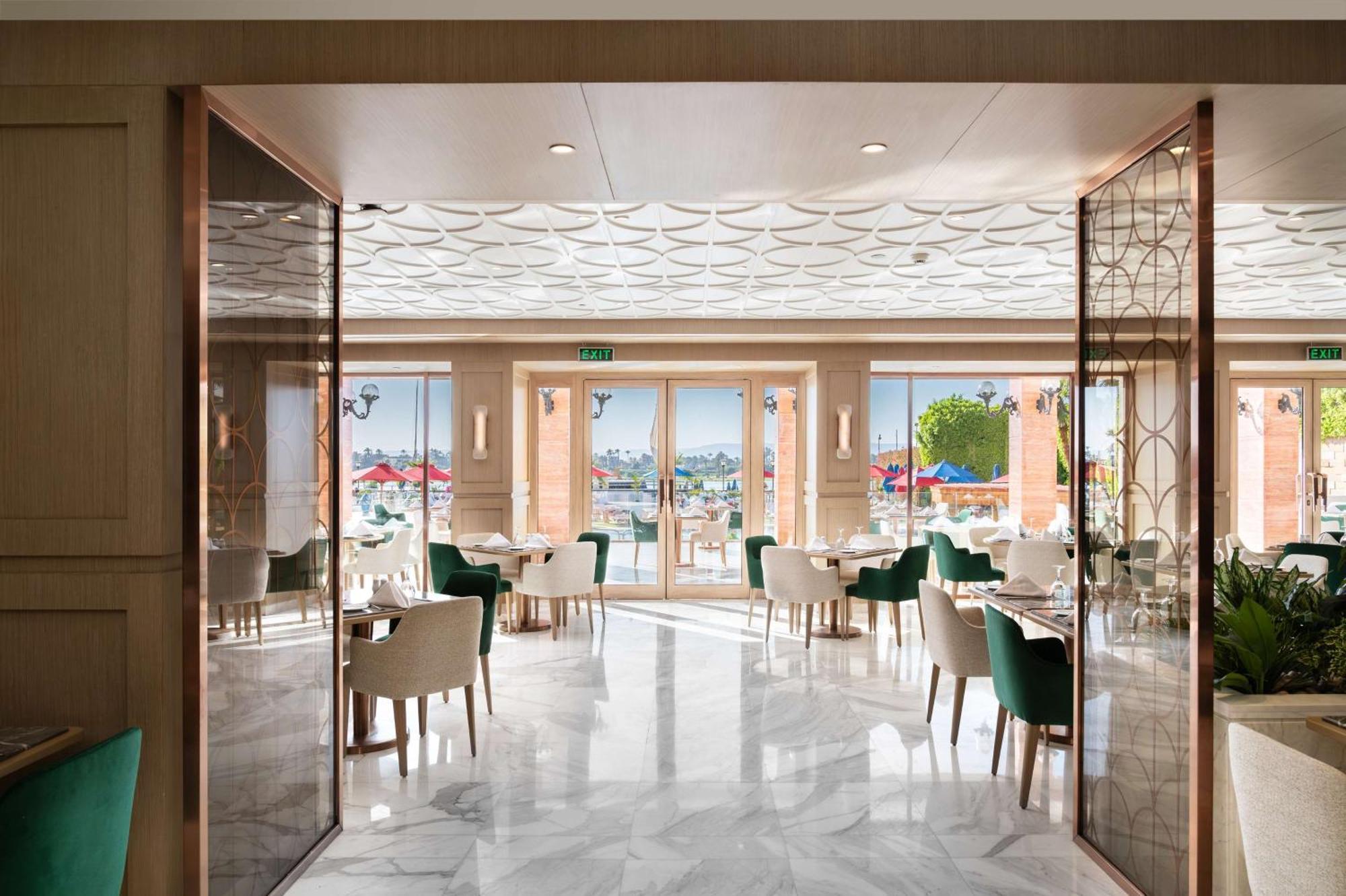 Sonesta St. George Hotel - Convention Center Luxor Esterno foto The restaurant