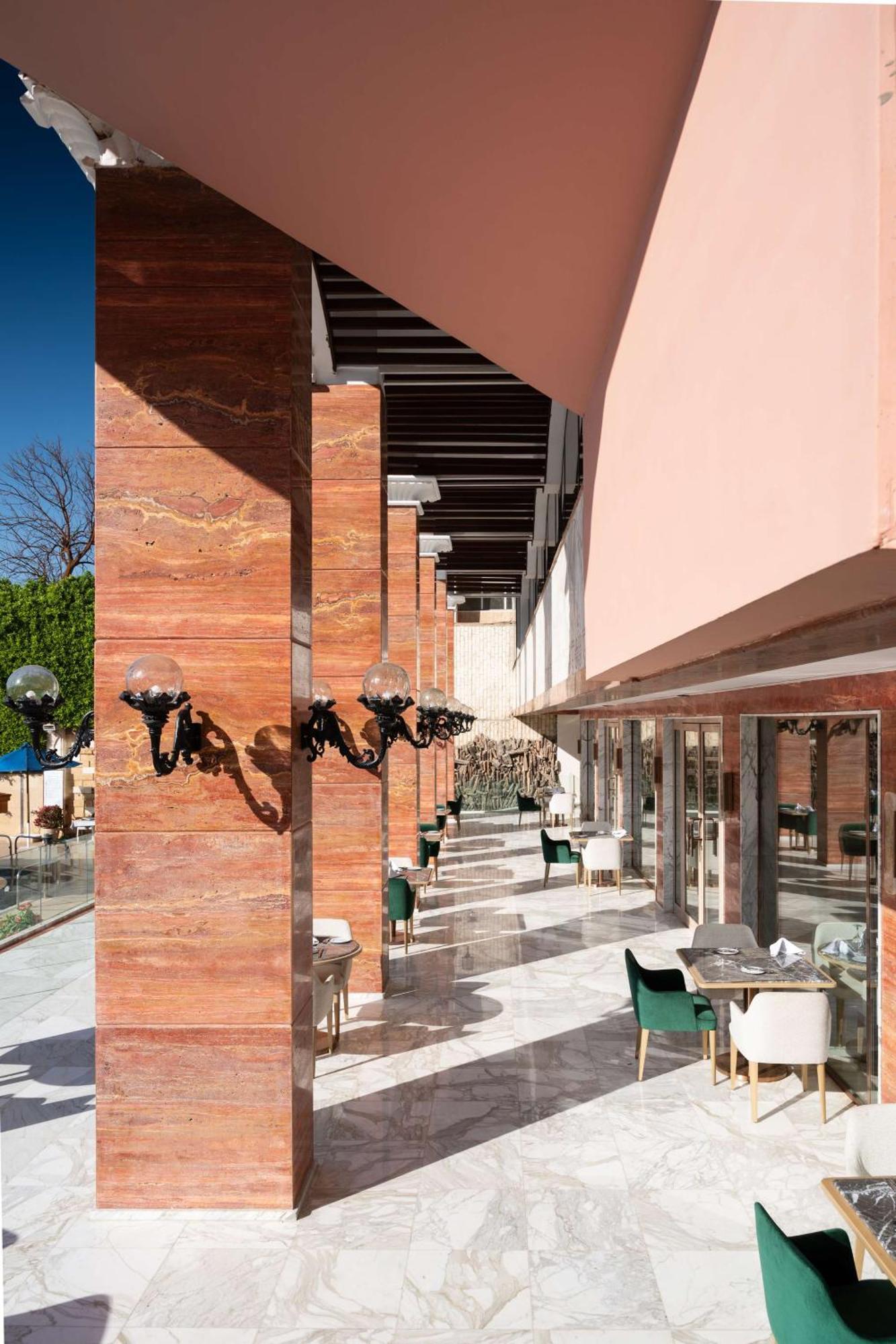 Sonesta St. George Hotel - Convention Center Luxor Esterno foto The restaurant